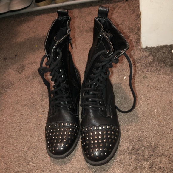 Boots - Picture 2 of 3